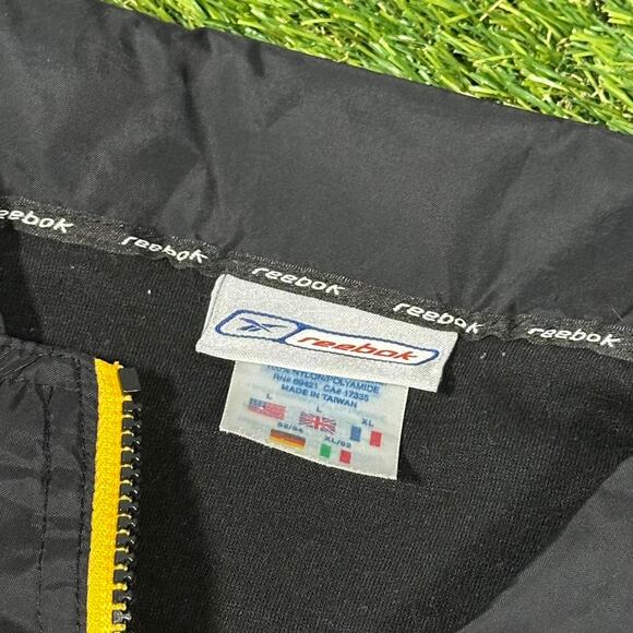 Vintage Reebok Windbreaker - Picture 4 of 4